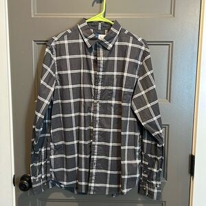 Old Navy Men’s Everyday Shirt- M